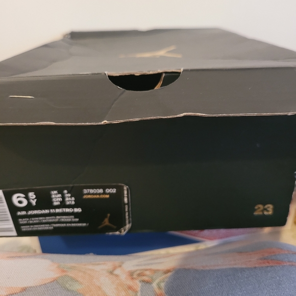 Air Jordan 11 Retro BG - Picture 3 of 4